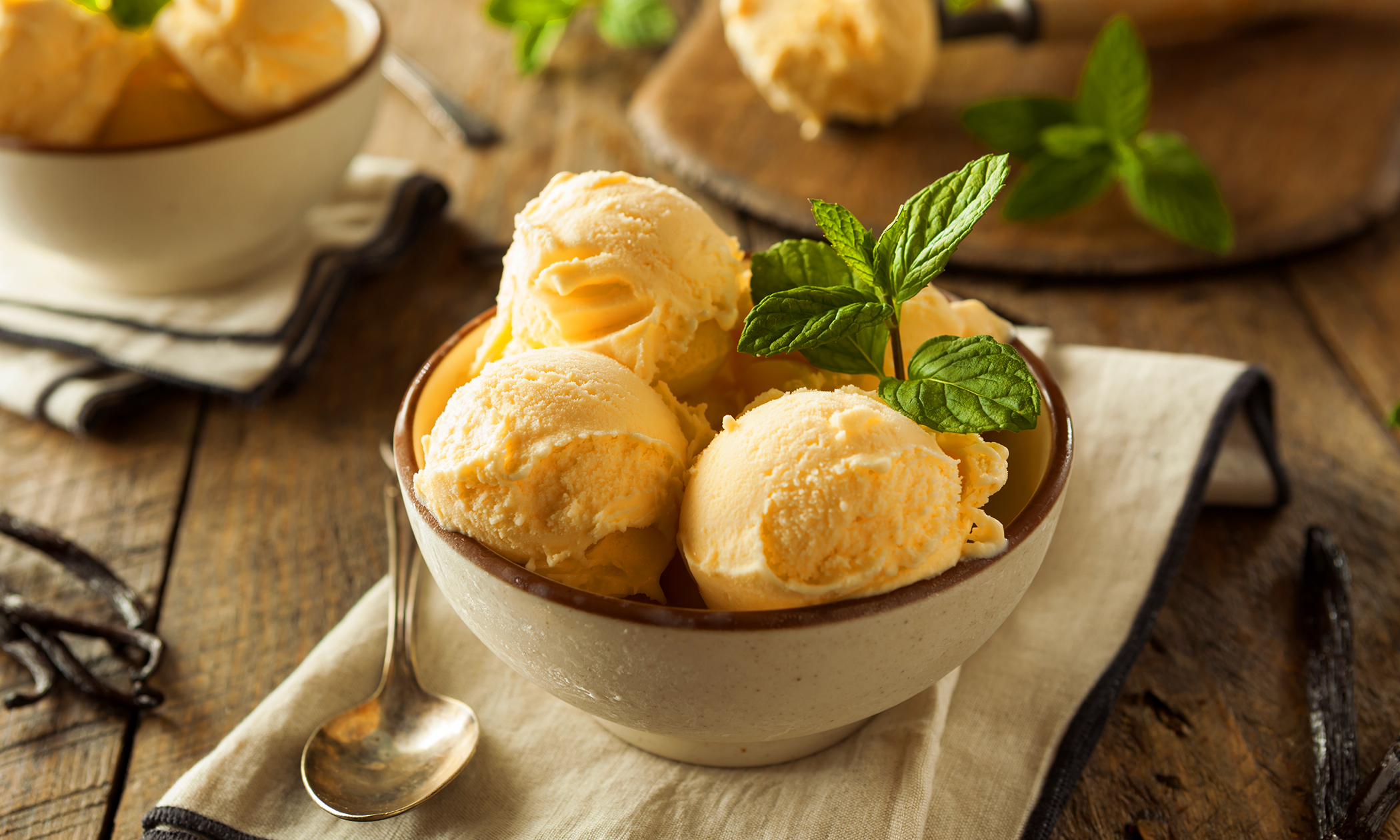 Gelato alla crema le uova Maia